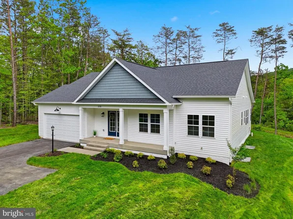 230 Tranquil Wood Ln, Winchester, VA 22602