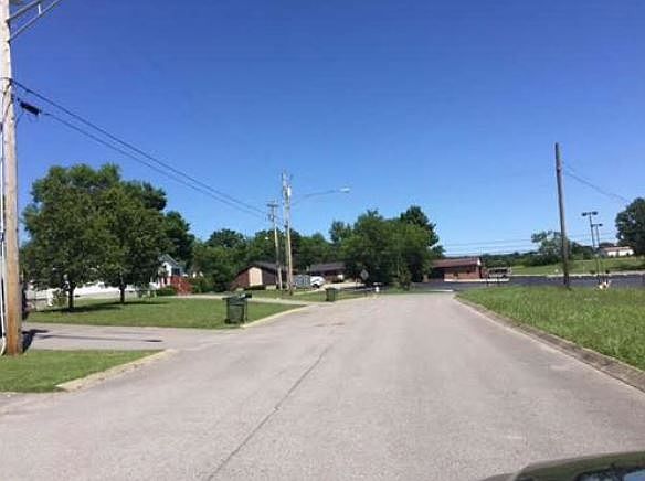 2nd image of 409 Vine Ct