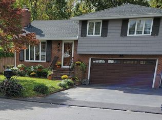 25 Delmont Rd, East Hartford, CT 06108