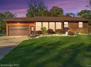 6241 Finch Ln, Flint, MI 48506