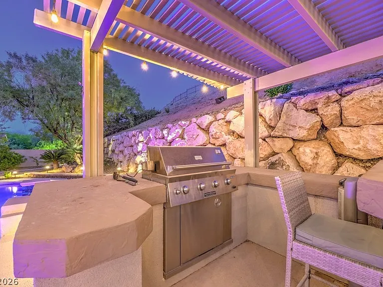 2849 Soaring Peak Ave — Photo 46