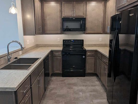 3rd image of 1523 Blaines Way