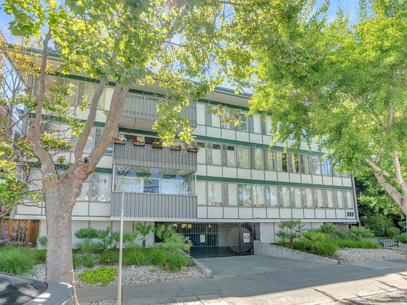 3rd image of 808 Laurel Ave APT 208