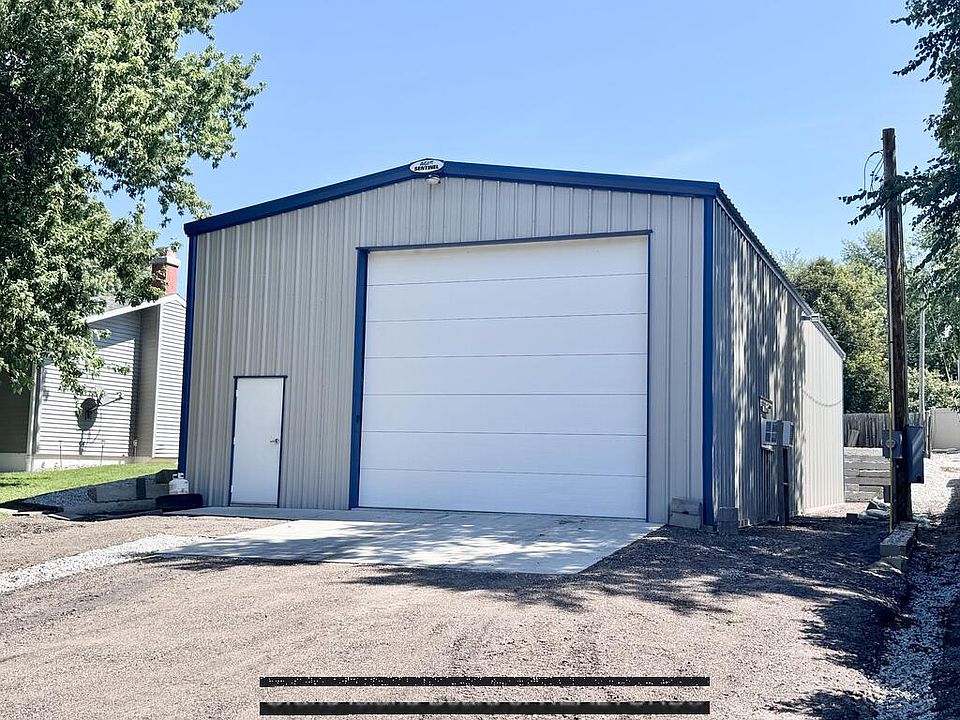1st image of 112 Canyon Dr