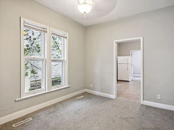 5th image of 3022 Grand Ave S #2