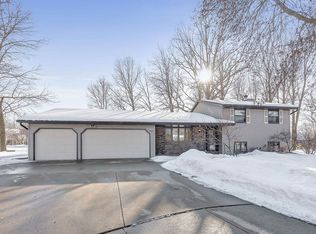 2482 Curtis Ct, Green Bay, WI 54311