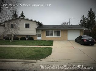 990 Walnut Ave, Hanover Park, IL 60133