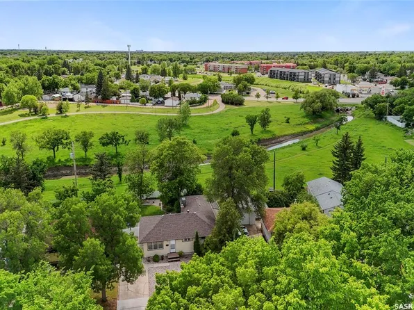 133 Ellison CRESCENT, Regina, SK S4R 4V6