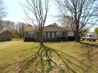 1031 Patricia Ave, Harrisburg, NC 28075
