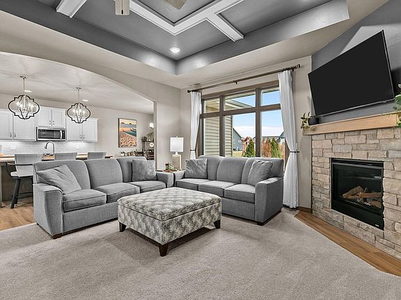 4th image of 2934 E Turquoise Ln