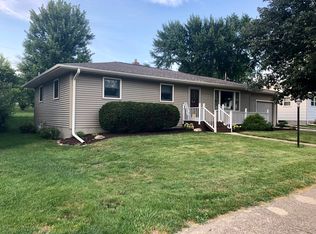 1209 Tee St, Dixon, IL 61021