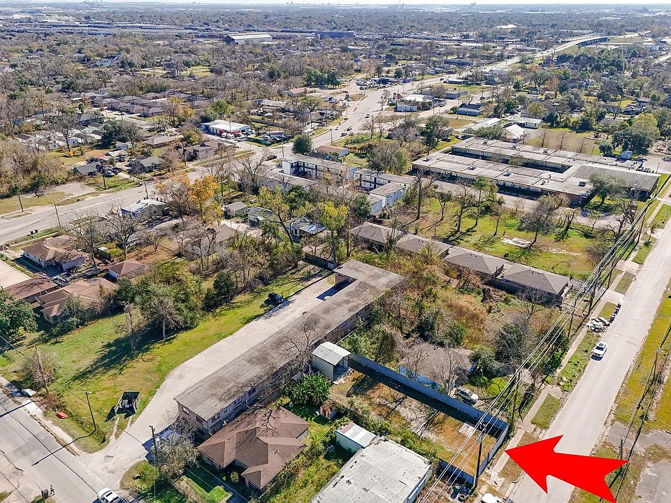 1st image of 3930 Pickfair St