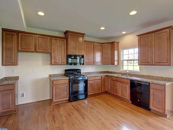 2nd image of 227 Armata Dr