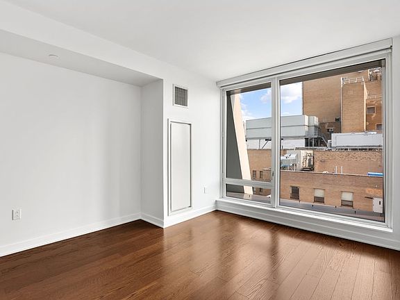 3rd image of 400 W 113th St APT 1505