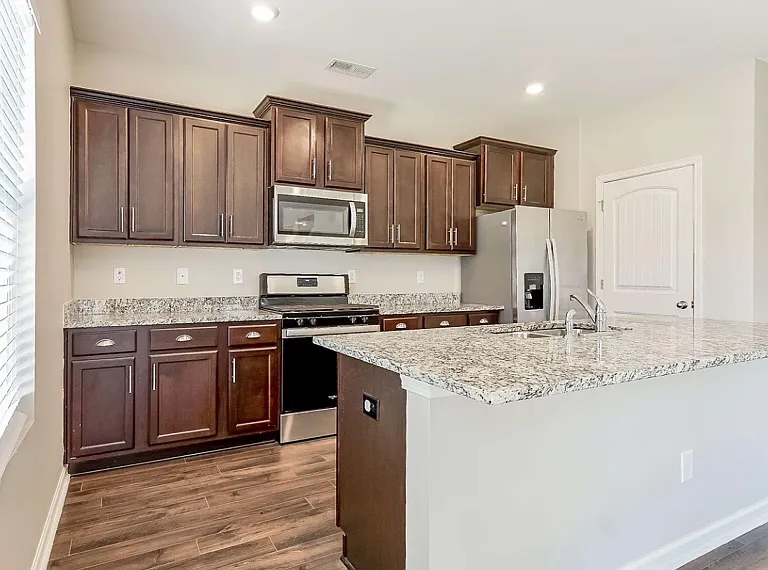 1001 Park View Dr — Photo 10