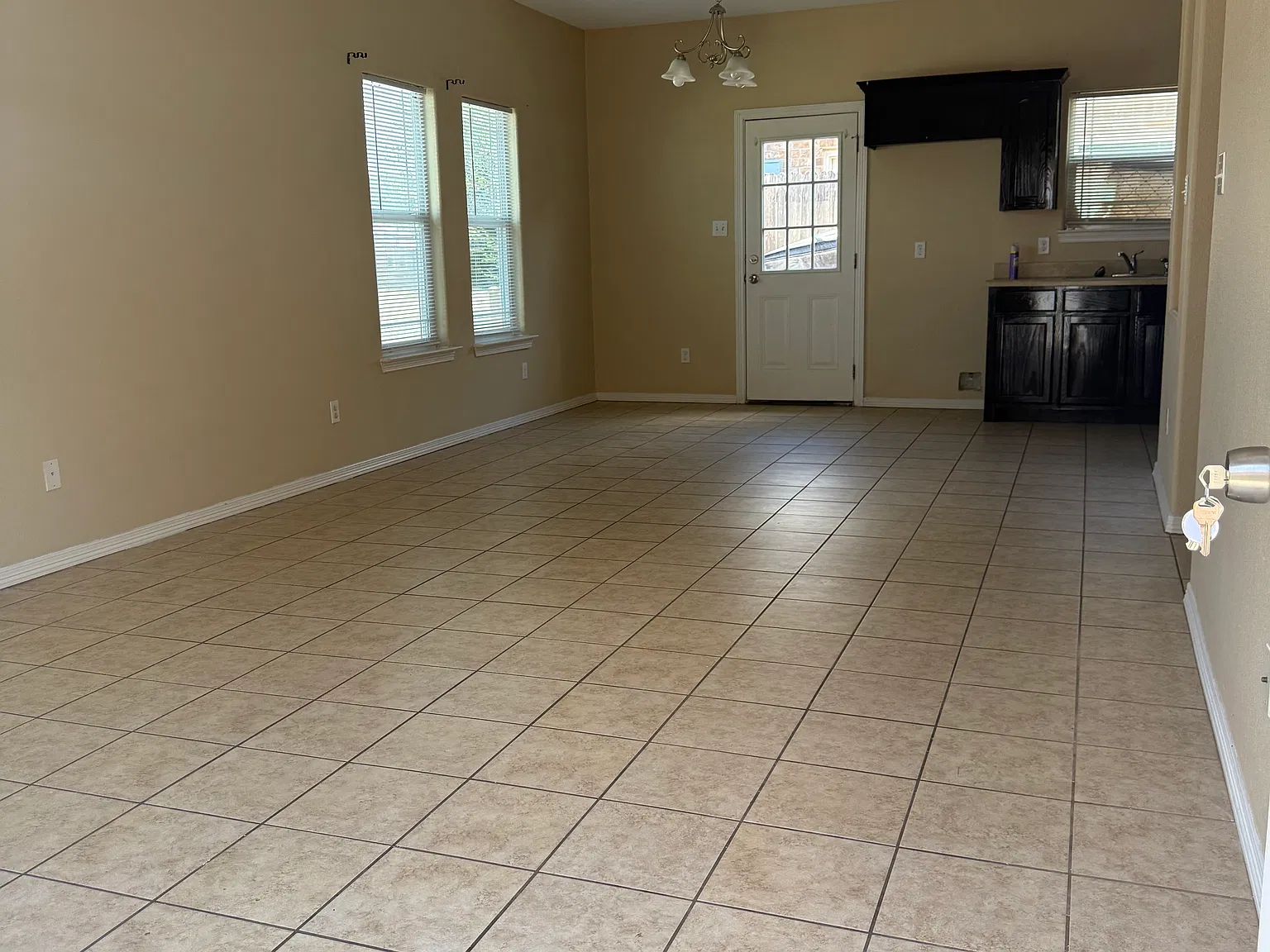 2 bed, 950 sqft, $875 — Photo 3