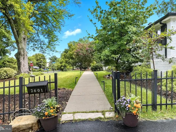 2601 Fleming St, Alexandria, VA 22306