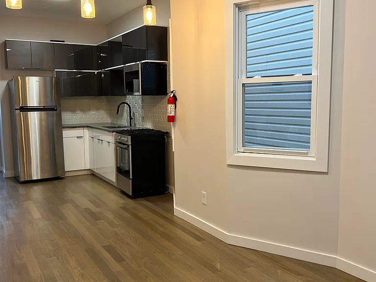 107 Magazine St #2R — Photo 17