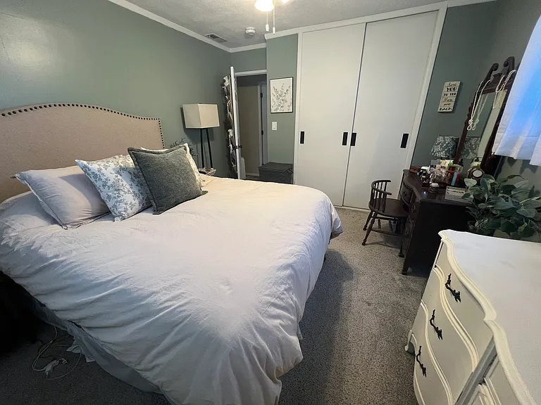 428 Lynn Dr — Photo 10