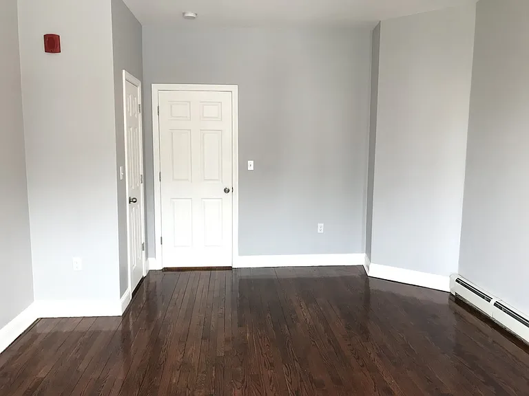107 Chelsea St #2 — Photo 1