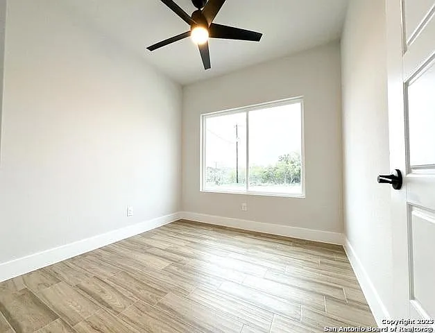 102 George Erath — Photo 15