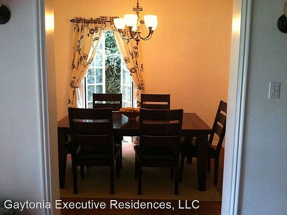 4th image of 212 Quincy Ave APT 201