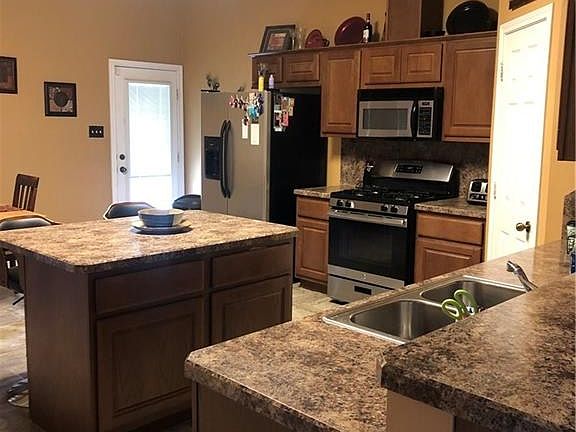 4th image of 1212 Harrisonburg Ln