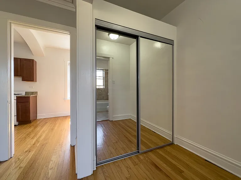 4402 N Rockwell St #4 — Photo 17