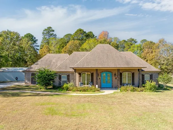 523 Dr Davis Rd, Calhoun, LA 71225