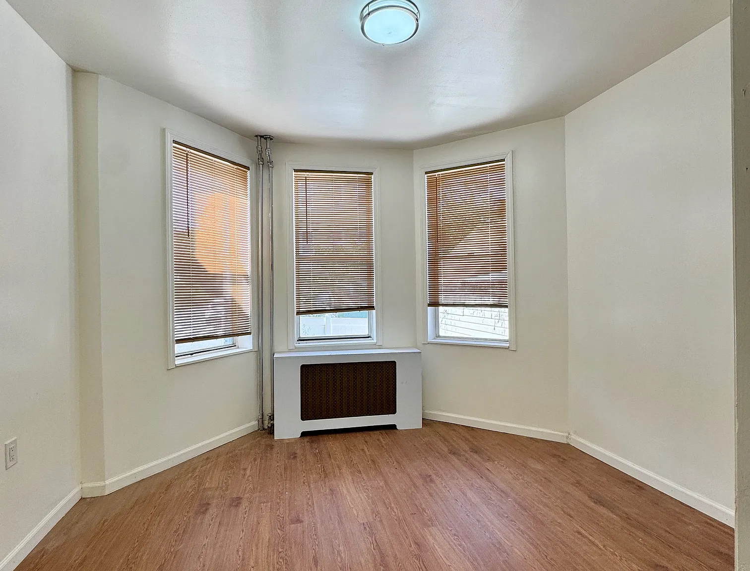 4 bed, 1600 sqft, $3,900 — Photo 3
