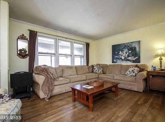5th image of 977 Saint Johns Dr