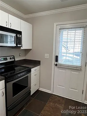 3361 Weston St — Photo 10