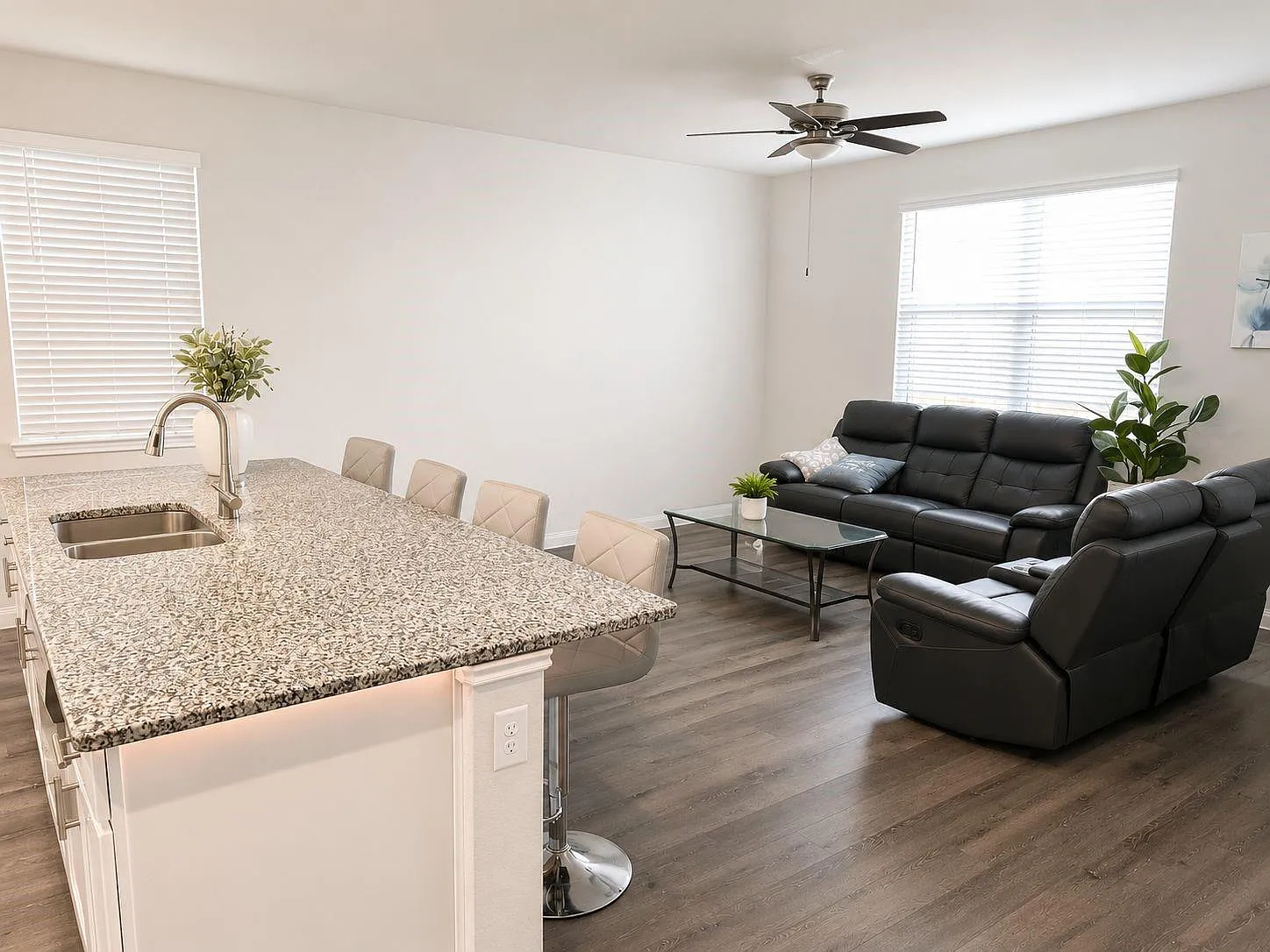 3 bed, 2.5 bath, 1759 sqft, $2,100 — Photo 4
