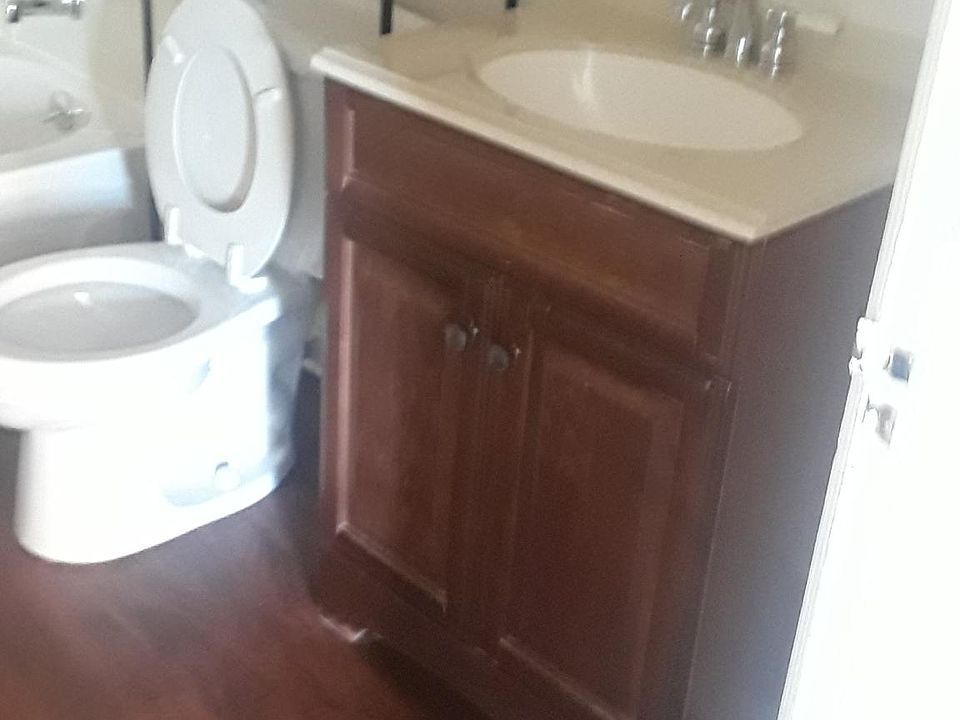 2nd image of 2852 Fairfield Ave #8