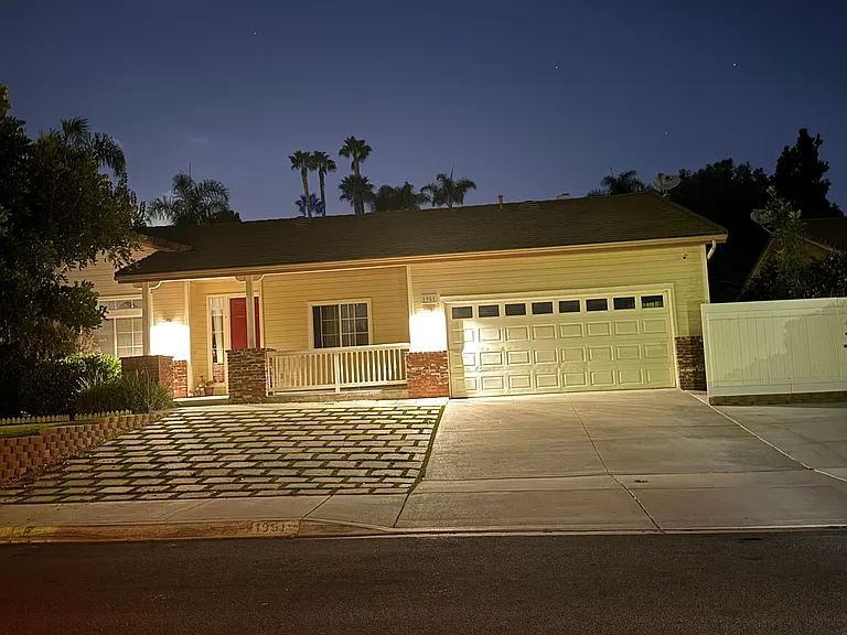 1951 Andrews Ct — Photo 5