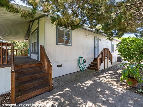 4th image of 64 Acacia Court