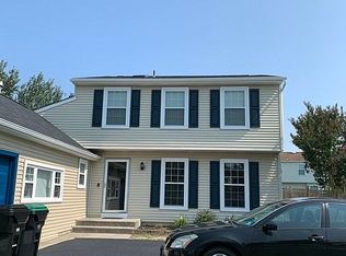 2 Nashua Dr, Sicklerville, NJ 08081