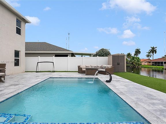 3rd image of 1188 NW 208th St