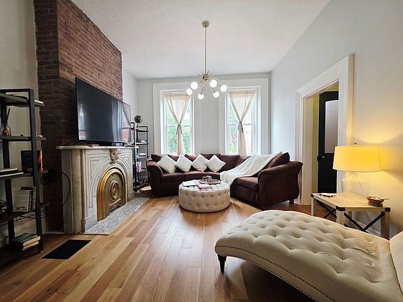 4th image of 1409 Sheffield St