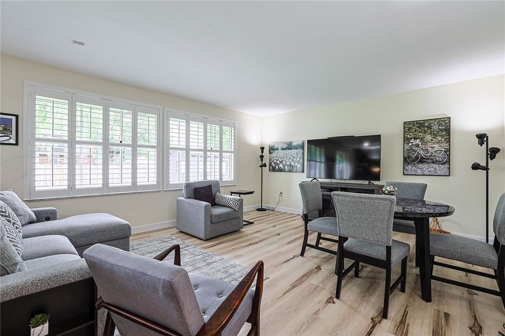 8910 Spring Run Ln, Dayton, OH - More