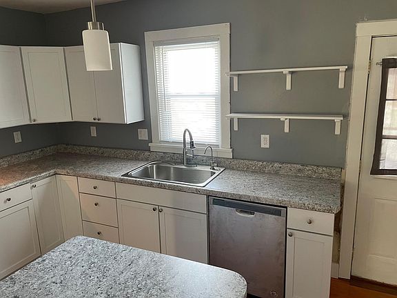 5th image of 209 E Illinois Ave