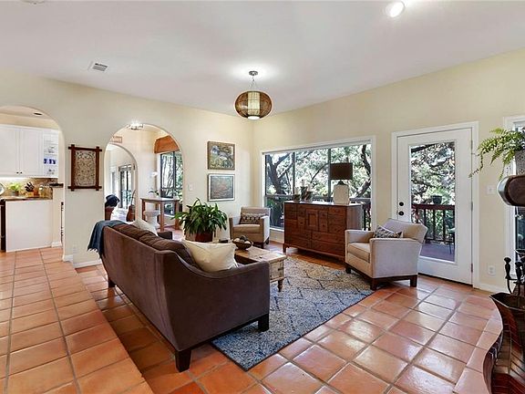 4th image of 305 Nautilus Ave