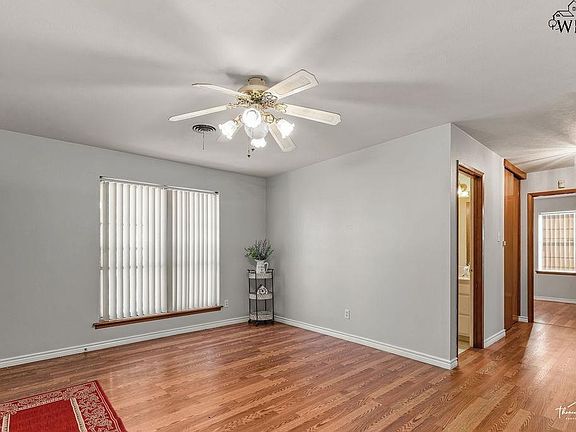2nd image of 5011 Kingston Dr