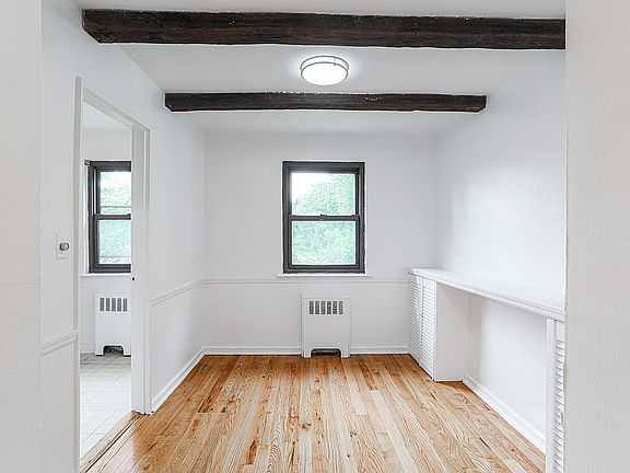 3rd image of 1 E Mill Dr APT 3E