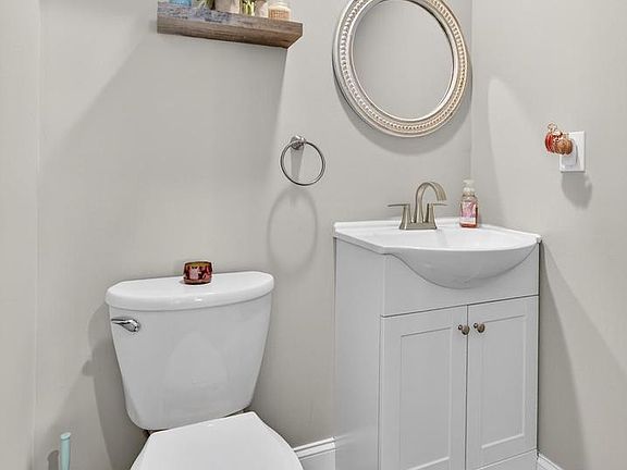 5th image of 54 Hanover St