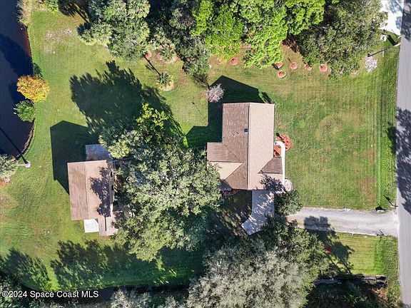 5th image of 7532 Egret Dr