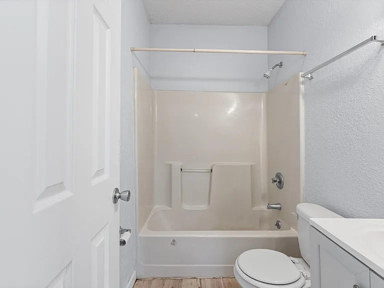309 Alexander Ave — Photo 11