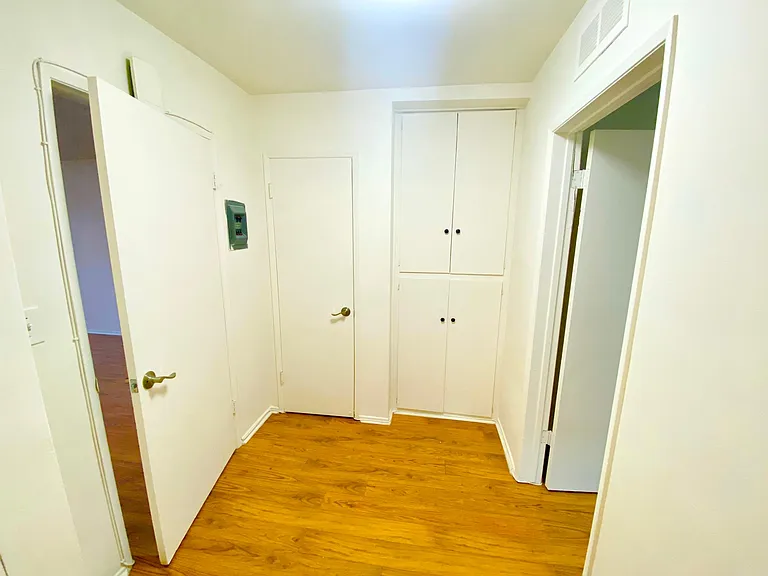 7654 Fountain Ave #2 — Photo 11