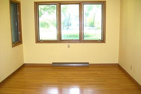2nd image of 327 S Woodland Dr