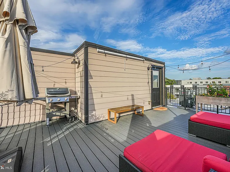 1609 Holbrook St NE #4 — Photo 38